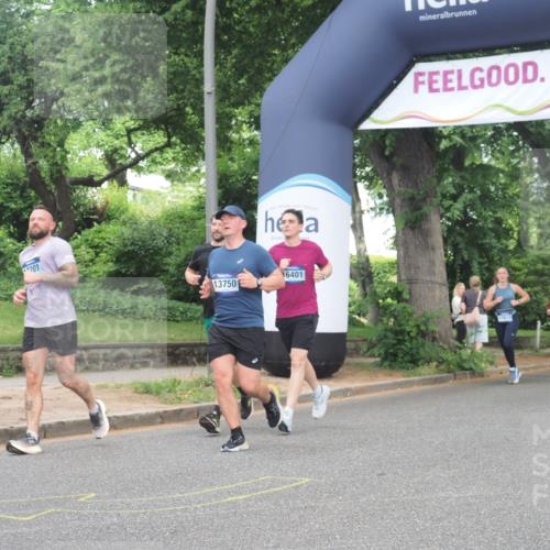 29.06.2025 - hella hamburg halbmarathon KatJ http://msf.ph/oto/8432349 29.06.2025 10:43:07 Zwischen KM18-KM19 6759, 6924 meine-sportfotos.de