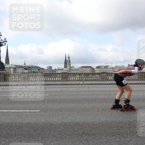 29.06.2025 - hella hamburg halbmarathon Lena Gebhardt http://msf.ph/oto/8432355 29.06.2025 09:00:53 Lombardsbrücke 30 meine-sportfotos.de