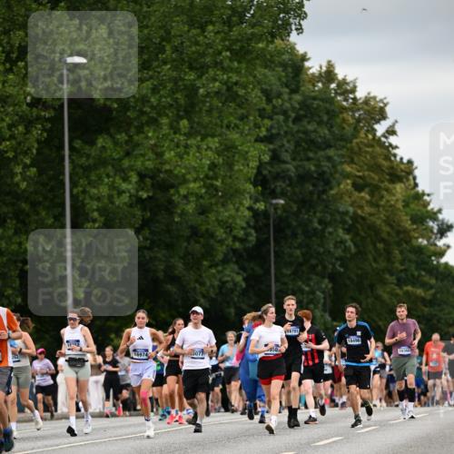 29.06.2025 - hella hamburg halbmarathon Dr. Thomas Lammeyer http://msf.ph/oto/8432422 29.06.2025 10:52:39 Kennedybrücke 1045, 1246, 1463, 1639, 1645, 2148, 2627, 2704, 2994, 3049, 3077, 3468, 3504, 3933, 4037, 4588, 4856, 5714, 5886, 5952, 6950, 7412, 7427, 7970, 8077, 8310, 8948, 9696, 9775, 9787, 10366, 10991, 11351 meine-sportfotos.de