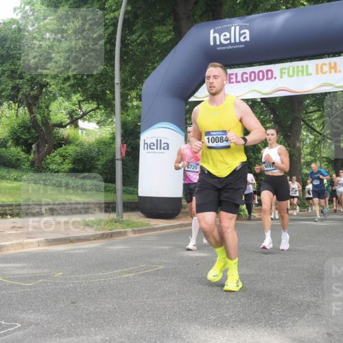 29.06.2025 - hella hamburg halbmarathon KatJ http://msf.ph/oto/8432565 29.06.2025 10:43:15 Zwischen KM18-KM19 1180, 4868, 6591, 6720, 8330 meine-sportfotos.de