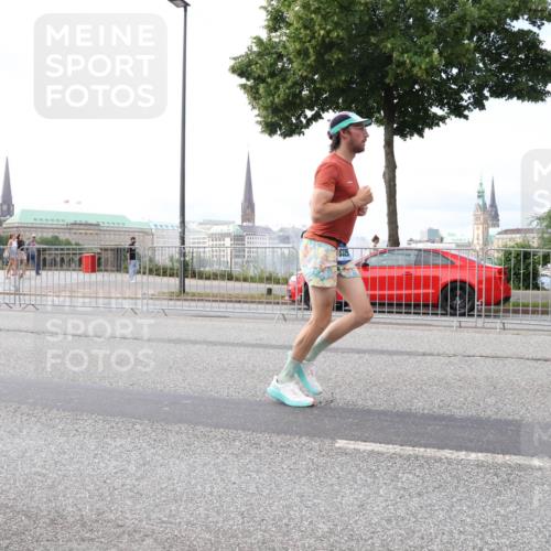 29.06.2025 - hella hamburg halbmarathon Lena Gebhardt http://msf.ph/oto/8432571 29.06.2025 10:08:04 Lombardsbrücke 718325, 1079, 1173, 1527, 2136, 2190, 2309, 2427, 3328, 4228, 4502, 4864, 5100, 5287, 5926, 6918, 7198, 7348, 7760, 8585, 9071, 9616, 9823, 9966, 10212, 10609, 10703, 10857, 11114, 11394, 11641, 12378, 12658, 12789, 12893, 13014, 13458, 14631, 15785, 16241, 16539, 16809, 16915, 18270, 18325, 18531, 18721, 19134 meine-sportfotos.de