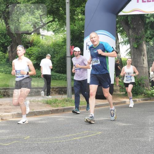 29.06.2025 - hella hamburg halbmarathon KatJ http://msf.ph/oto/8432662 29.06.2025 10:43:19 Zwischen KM18-KM19 3042, 4868, 6591, 6720, 8255, 8393 meine-sportfotos.de