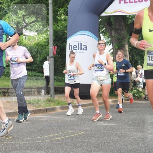 29.06.2025 - hella hamburg halbmarathon KatJ http://msf.ph/oto/8432702 29.06.2025 10:43:20 Zwischen KM18-KM19 3042, 4868, 5418, 6591, 6720, 8255, 8393 meine-sportfotos.de