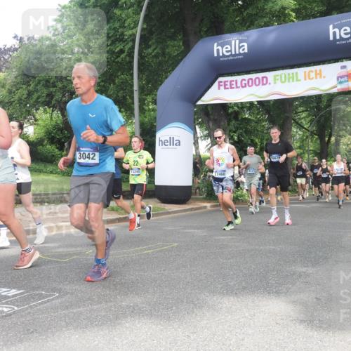 29.06.2025 - hella hamburg halbmarathon KatJ http://msf.ph/oto/8432724 29.06.2025 10:43:21 Zwischen KM18-KM19 3042, 5418, 6591, 6720, 8255, 8393 meine-sportfotos.de