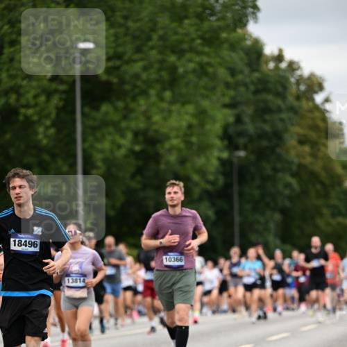 29.06.2025 - hella hamburg halbmarathon Dr. Thomas Lammeyer http://msf.ph/oto/8432733 29.06.2025 10:52:48 Kennedybrücke 1246, 1463, 1639, 1645, 1701, 1720, 2627, 2704, 3049, 3077, 3215, 3933, 4856, 5010, 5714, 5952, 6950, 7394, 7427, 7970, 8077, 9552, 9691, 9696, 9775, 9787, 10366, 10794 meine-sportfotos.de