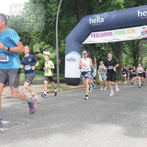 29.06.2025 - hella hamburg halbmarathon KatJ http://msf.ph/oto/8432739 29.06.2025 10:43:22 Zwischen KM18-KM19 3042, 4152, 5418, 6591, 7037, 8255, 8393 meine-sportfotos.de