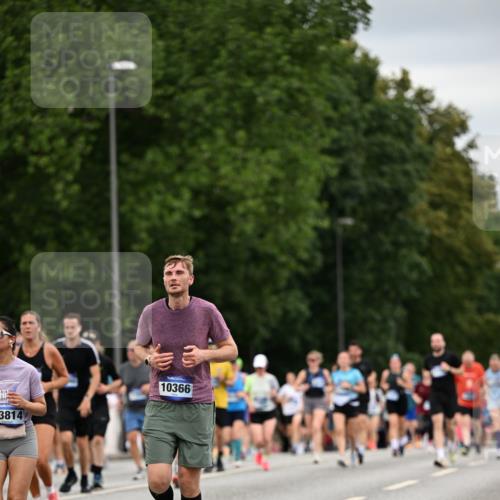 29.06.2025 - hella hamburg halbmarathon Dr. Thomas Lammeyer http://msf.ph/oto/8432773 29.06.2025 10:52:49 Kennedybrücke 1246, 1463, 1639, 1701, 1720, 2627, 2704, 3049, 3077, 3215, 4856, 5010, 5714, 5952, 6950, 7394, 7427, 7970, 8077, 9552, 9691, 9696, 9775, 9787, 10366, 10794 meine-sportfotos.de