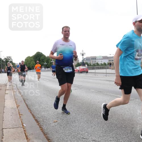 29.06.2025 - hella hamburg halbmarathon Lena Gebhardt http://msf.ph/oto/8432784 29.06.2025 10:08:06 Lombardsbrücke 2309, 18270, 4864, 1079, 1173, 1527, 2190, 2309, 2427, 3328, 4228, 4864, 5100, 5287, 5926, 6918, 7198, 7348, 7476, 7760, 8585, 9071, 9457, 9616, 9823, 9966, 10212, 10609, 10703, 10857, 11114, 11394, 11641, 12378, 12658, 12789, 12893, 13014, 13458, 14631, 15785, 16241, 16539, 16809, 16915, 18270, 18325, 18531, 19134 meine-sportfotos.de