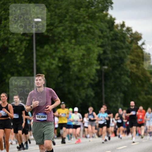 29.06.2025 - hella hamburg halbmarathon Dr. Thomas Lammeyer http://msf.ph/oto/8432785 29.06.2025 10:52:49 Kennedybrücke 1246, 1463, 1639, 1701, 1720, 2627, 2704, 3049, 3077, 3215, 4856, 5010, 5714, 5952, 6950, 7394, 7427, 7970, 8077, 9552, 9691, 9696, 9775, 9787, 10366, 10794 meine-sportfotos.de