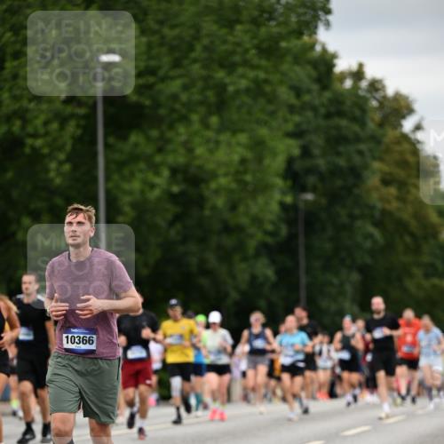29.06.2025 - hella hamburg halbmarathon Dr. Thomas Lammeyer http://msf.ph/oto/8432802 29.06.2025 10:52:49 Kennedybrücke 1246, 1463, 1639, 1701, 1720, 2627, 2704, 3049, 3077, 3215, 4856, 5010, 5714, 5952, 6950, 7394, 7427, 7970, 8077, 9552, 9691, 9696, 9775, 9787, 10366, 10794 meine-sportfotos.de