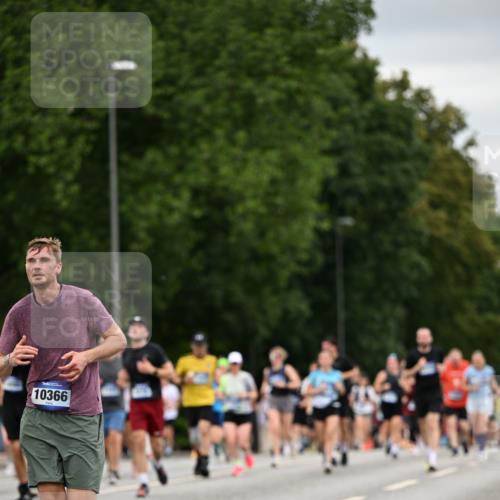 29.06.2025 - hella hamburg halbmarathon Dr. Thomas Lammeyer http://msf.ph/oto/8432814 29.06.2025 10:52:50 Kennedybrücke 1246, 1392, 1463, 1639, 1701, 1720, 2627, 2704, 3049, 3077, 3215, 4856, 5010, 5714, 5952, 6950, 7394, 7427, 7970, 8077, 9552, 9691, 9696, 9775, 9787, 10366, 10794 meine-sportfotos.de