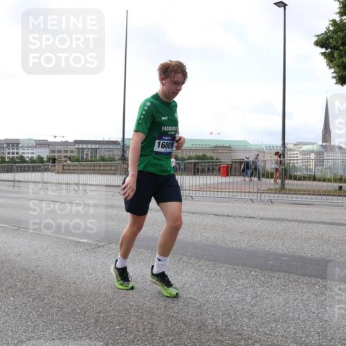 29.06.2025 - hella hamburg halbmarathon Lena Gebhardt http://msf.ph/oto/8432909 29.06.2025 10:08:08 Lombardsbrücke 16809, 1079, 1173, 1527, 2190, 2309, 2427, 3328, 4228, 4864, 5100, 5287, 5926, 6918, 7198, 7348, 7476, 7760, 8585, 9071, 9457, 9616, 9823, 9966, 10609, 10703, 10857, 11114, 11394, 11641, 12658, 12789, 12893, 13014, 13458, 14631, 15429, 15785, 16241, 16539, 16809, 16915, 18270, 18325, 18531, 19134 meine-sportfotos.de