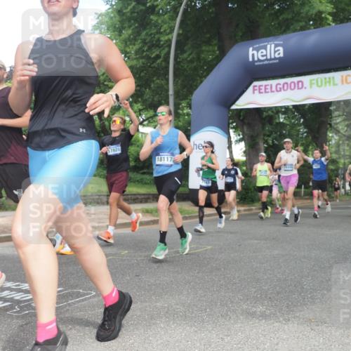 29.06.2025 - hella hamburg halbmarathon KatJ http://msf.ph/oto/8432912 29.06.2025 10:43:27 Zwischen KM18-KM19 1972, 2083, 2741, 2982, 2996, 4152, 4594, 4813, 5418, 7037, 7547 meine-sportfotos.de