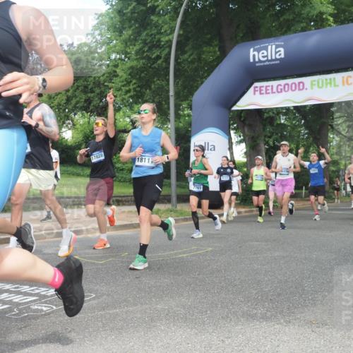 29.06.2025 - hella hamburg halbmarathon KatJ http://msf.ph/oto/8432919 29.06.2025 10:43:27 Zwischen KM18-KM19 1972, 2083, 2741, 2982, 2996, 4152, 4594, 4813, 5418, 7037, 7547 meine-sportfotos.de