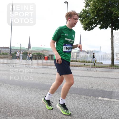 29.06.2025 - hella hamburg halbmarathon Lena Gebhardt http://msf.ph/oto/8432926 29.06.2025 10:08:08 Lombardsbrücke 16809, 1079, 1173, 1527, 2190, 2309, 2427, 3328, 4228, 4864, 5100, 5287, 5926, 6918, 7198, 7348, 7476, 7760, 8585, 9071, 9457, 9616, 9823, 9966, 10609, 10703, 10857, 11114, 11394, 11641, 12658, 12789, 12893, 13014, 13458, 14631, 15429, 15785, 16241, 16539, 16809, 16915, 18270, 18325, 18531, 19134 meine-sportfotos.de