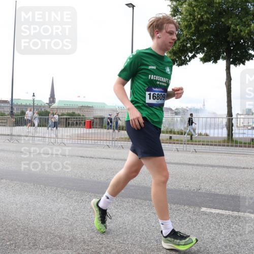 29.06.2025 - hella hamburg halbmarathon Lena Gebhardt http://msf.ph/oto/8432941 29.06.2025 10:08:08 Lombardsbrücke 16809, 1079, 1173, 1527, 2190, 2309, 2427, 3328, 4228, 4864, 5100, 5287, 5926, 6918, 7198, 7348, 7476, 7760, 8585, 9071, 9457, 9616, 9823, 9966, 10609, 10703, 10857, 11114, 11394, 11641, 12658, 12789, 12893, 13014, 13458, 14631, 15429, 15785, 16241, 16539, 16809, 16915, 18270, 18325, 18531, 19134 meine-sportfotos.de
