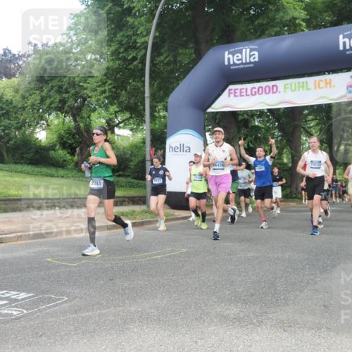29.06.2025 - hella hamburg halbmarathon KatJ http://msf.ph/oto/8432951 29.06.2025 10:43:28 Zwischen KM18-KM19 1972, 2083, 2741, 2982, 2996, 4152, 4594, 4813, 5418, 7037, 7547 meine-sportfotos.de