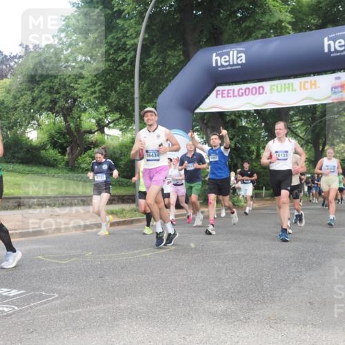 29.06.2025 - hella hamburg halbmarathon KatJ http://msf.ph/oto/8432968 29.06.2025 10:43:29 Zwischen KM18-KM19 1972, 2083, 2741, 2982, 2996, 4152, 4594, 4813, 7037, 7547 meine-sportfotos.de