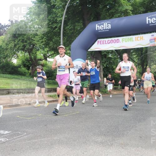 29.06.2025 - hella hamburg halbmarathon KatJ http://msf.ph/oto/8432973 29.06.2025 10:43:29 Zwischen KM18-KM19 1972, 2083, 2741, 2982, 2996, 4152, 4594, 4813, 7037, 7547 meine-sportfotos.de