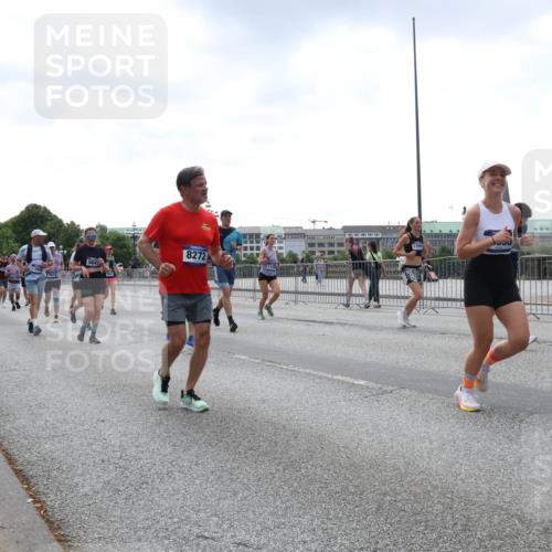 29.06.2025 - hella hamburg halbmarathon Lena Gebhardt http://msf.ph/oto/8433008 29.06.2025 10:44:29 Lombardsbrücke 10223, 8272, 1345, 1519, 1802, 1804, 2186, 2343, 2610, 2674, 2692, 3065, 3506, 3596, 4215, 4496, 4636, 4898, 4968, 5127, 5355, 5647, 5649, 5730, 5731, 5902, 5905, 6002, 7216, 7326, 7610, 7818, 7842, 8272, 8591, 8763, 8957, 9331, 9333, 9397, 9510, 9536, 10006, 10223, 10303, 10304, 10416, 11272, 11825, 11955, 12318, 12322, 12409, 12803, 12995, 13262, 13288, 13330, 13390, 13906, 14091, 14123, 14350, 14654, 14681, 14971, 18454, 18459 meine-sportfotos.de