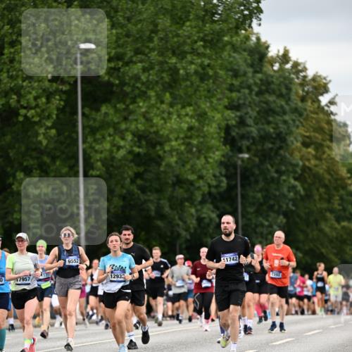 29.06.2025 - hella hamburg halbmarathon Dr. Thomas Lammeyer http://msf.ph/oto/8433028 29.06.2025 10:52:55 Kennedybrücke 1157, 1174, 1175, 1392, 1463, 1701, 1720, 2704, 3049, 3077, 3215, 4327, 5010, 5714, 5952, 6950, 7394, 7427, 8077, 8719, 9552, 9691, 9775, 9787, 10366, 10794, 11000 meine-sportfotos.de