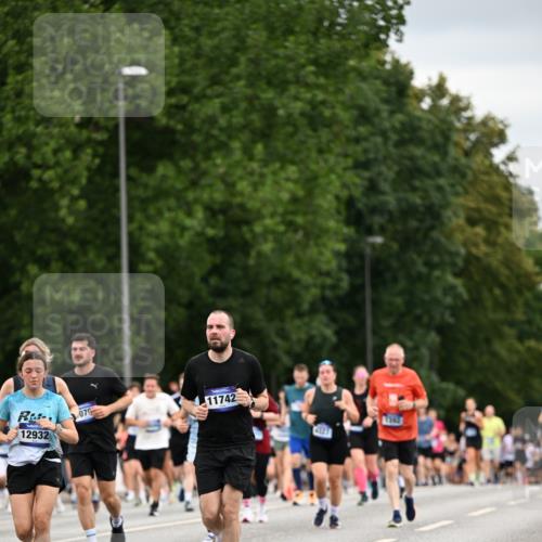 29.06.2025 - hella hamburg halbmarathon Dr. Thomas Lammeyer http://msf.ph/oto/8433118 29.06.2025 10:52:57 Kennedybrücke 1157, 1174, 1175, 1392, 1463, 1701, 1720, 2067, 3049, 3077, 3215, 4327, 5010, 5714, 5952, 6950, 7394, 7427, 8077, 8719, 9552, 9691, 9775, 9787, 10366, 10794, 11000 meine-sportfotos.de