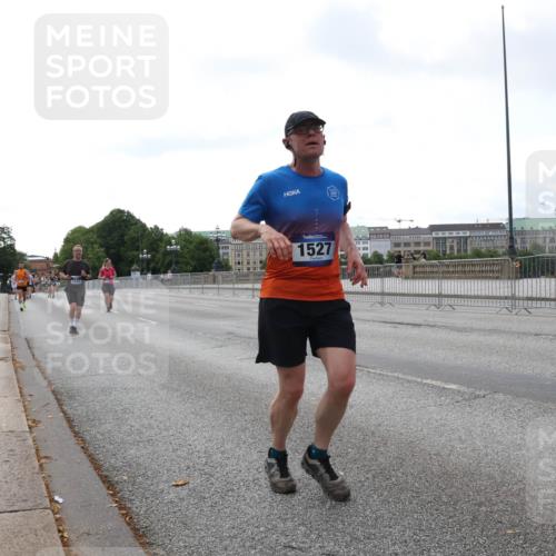 29.06.2025 - hella hamburg halbmarathon Lena Gebhardt http://msf.ph/oto/8433133 29.06.2025 10:08:11 Lombardsbrücke 1527, 14, 1079, 1527, 2309, 2427, 3328, 4228, 4864, 5100, 5287, 5926, 6918, 7198, 7348, 7476, 7760, 8585, 9071, 9457, 9616, 9823, 9966, 10609, 10703, 10857, 11114, 11394, 11641, 12658, 12789, 12893, 13014, 13458, 14631, 15429, 15785, 16439, 16539, 16809, 16915, 18270, 18325, 18531 meine-sportfotos.de