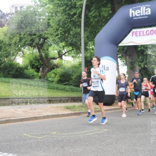 29.06.2025 - hella hamburg halbmarathon KatJ http://msf.ph/oto/8433169 29.06.2025 10:43:38 Zwischen KM18-KM19 1130, 1485, 2250, 5492, 6272, 6399, 8669 meine-sportfotos.de