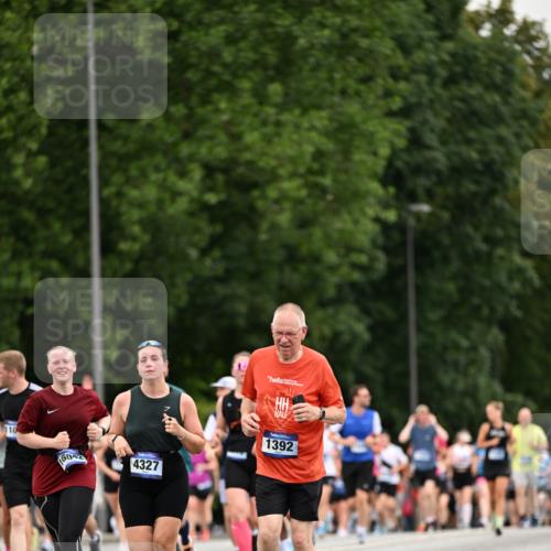29.06.2025 - hella hamburg halbmarathon Dr. Thomas Lammeyer http://msf.ph/oto/8433232 29.06.2025 10:53:01 Kennedybrücke 1157, 1174, 1175, 1392, 1463, 1701, 1720, 2067, 3077, 3215, 3486, 4327, 5010, 5714, 6950, 7394, 7532, 8719, 9552, 9691, 9775, 10366, 10794, 11000 meine-sportfotos.de