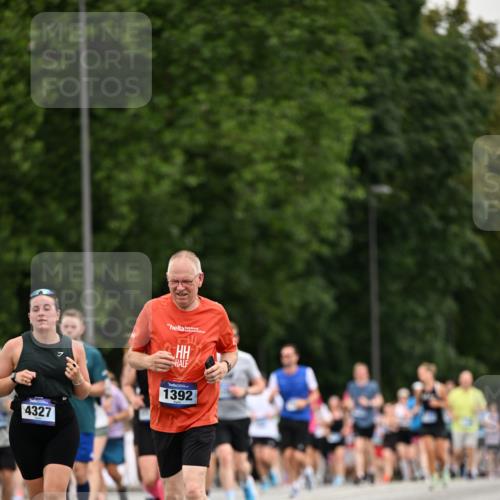 29.06.2025 - hella hamburg halbmarathon Dr. Thomas Lammeyer http://msf.ph/oto/8433281 29.06.2025 10:53:02 Kennedybrücke 1157, 1174, 1175, 1392, 1463, 1701, 1720, 2067, 3077, 3215, 3486, 4327, 5010, 5714, 7394, 7532, 8719, 9552, 9691, 9775, 10366, 10794, 11000 meine-sportfotos.de