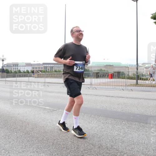 29.06.2025 - hella hamburg halbmarathon Lena Gebhardt http://msf.ph/oto/8433335 29.06.2025 10:08:15 Lombardsbrücke 12658, 7348, 7348, 1079, 1427, 1527, 2309, 2427, 3328, 4228, 4864, 5287, 5926, 6590, 6918, 7198, 7348, 7476, 8585, 9071, 9457, 9616, 9823, 9966, 10609, 10857, 11780, 12658, 12789, 12893, 13014, 13458, 14631, 14902, 14965, 15429, 15785, 16439, 16809, 16915, 18325, 18531 meine-sportfotos.de