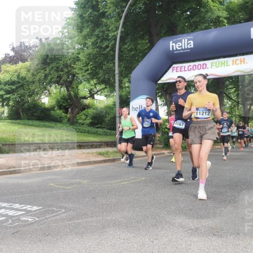 29.06.2025 - hella hamburg halbmarathon KatJ http://msf.ph/oto/8433360 29.06.2025 10:43:46 Zwischen KM18-KM19 1583, 4167, 5033, 7659, 7716, 8652 meine-sportfotos.de