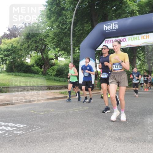 29.06.2025 - hella hamburg halbmarathon KatJ http://msf.ph/oto/8433367 29.06.2025 10:43:46 Zwischen KM18-KM19 1583, 4167, 5033, 7659, 7716, 8652 meine-sportfotos.de