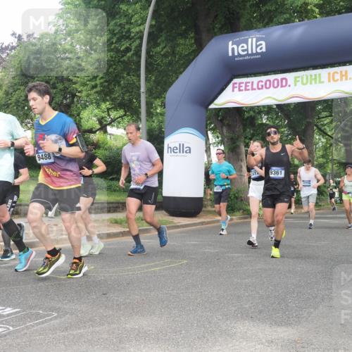 29.06.2025 - hella hamburg halbmarathon KatJ http://msf.ph/oto/8433480 29.06.2025 10:43:53 Zwischen KM18-KM19 1563, 2417, 2676, 3836, 4940, 5033, 6416, 8542 meine-sportfotos.de