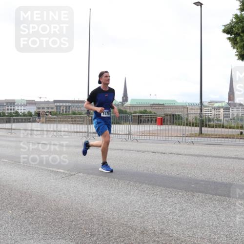 29.06.2025 - hella hamburg halbmarathon Lena Gebhardt http://msf.ph/oto/8433482 29.06.2025 10:08:22 Lombardsbrücke 7476, 1427, 1527, 2427, 4228, 4864, 5287, 5926, 6100, 6590, 7198, 7348, 7476, 8585, 9457, 9616, 9823, 9951, 9958, 10092, 10609, 10857, 11780, 11967, 12144, 12658, 12893, 13014, 13458, 14631, 14902, 14965, 15429, 15785, 16439, 16809, 18325, 18531 meine-sportfotos.de