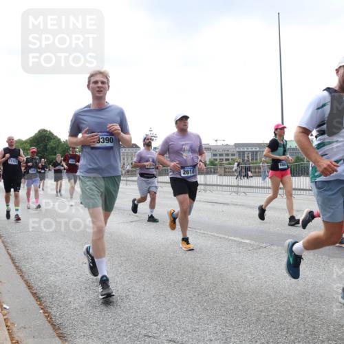 29.06.2025 - hella hamburg halbmarathon Lena Gebhardt http://msf.ph/oto/8433503 29.06.2025 10:44:33 Lombardsbrücke 12322, 3390, 13906, 1412, 2610, 1345, 1519, 1802, 1804, 2186, 2343, 2610, 2674, 2692, 3065, 3506, 3596, 4215, 4496, 4898, 4968, 5127, 5355, 5647, 5649, 5730, 5731, 6002, 7216, 7610, 7818, 7842, 8272, 8582, 8591, 8763, 8957, 9084, 9085, 9331, 9333, 9397, 9510, 9536, 10006, 10223, 10303, 10304, 10416, 11272, 11825, 11955, 12318, 12322, 12409, 12803, 12995, 13262, 13288, 13330, 13390, 13906, 14091, 14123, 14350, 14654, 14681, 14971, 18454, 18459 meine-sportfotos.de