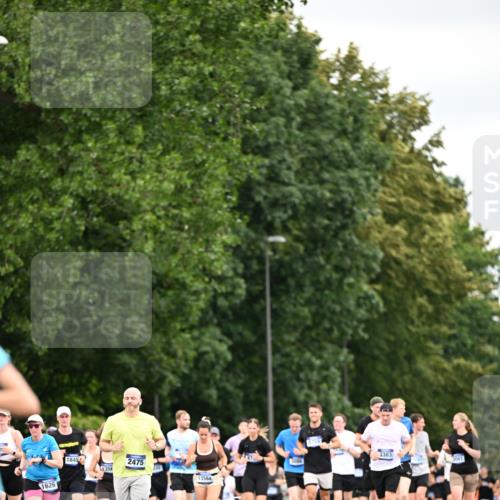 29.06.2025 - hella hamburg halbmarathon Dr. Thomas Lammeyer http://msf.ph/oto/8433504 29.06.2025 10:53:13 Kennedybrücke 1142, 1157, 1174, 1175, 1392, 1626, 1701, 2067, 2475, 3383, 3486, 4327, 5010, 5551, 7394, 7532, 8719, 9341, 9552, 9691, 10204, 10794, 11000 meine-sportfotos.de