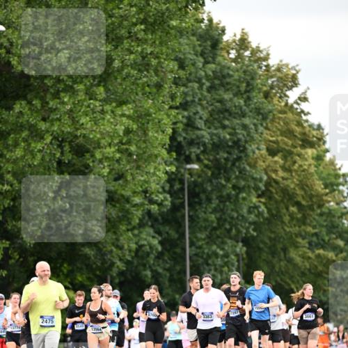 29.06.2025 - hella hamburg halbmarathon Dr. Thomas Lammeyer http://msf.ph/oto/8433561 29.06.2025 10:53:15 Kennedybrücke 1142, 1157, 1174, 1175, 1392, 1626, 1701, 2067, 2475, 3086, 3383, 3486, 4327, 5010, 5551, 7394, 7532, 8719, 9341, 9552, 9691, 10204, 10794, 11000 meine-sportfotos.de