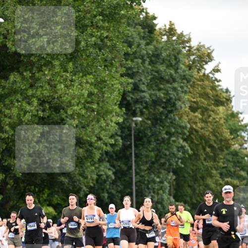 29.06.2025 - hella hamburg halbmarathon Dr. Thomas Lammeyer http://msf.ph/oto/8433657 29.06.2025 10:53:30 Kennedybrücke 1142, 1584, 1626, 2475, 2527, 2668, 3086, 3232, 3383, 3486, 3661, 4403, 5551, 5781, 6191, 6497, 7203, 7532, 7650, 7931, 7936, 7947, 7948, 8065, 8549, 8759, 8760, 9245, 9341, 10204, 10333, 10479, 11192 meine-sportfotos.de