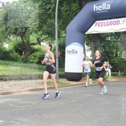 29.06.2025 - hella hamburg halbmarathon KatJ http://msf.ph/oto/8433663 29.06.2025 10:44:02 Zwischen KM18-KM19 2883, 4833, 4951, 5570, 6835 meine-sportfotos.de
