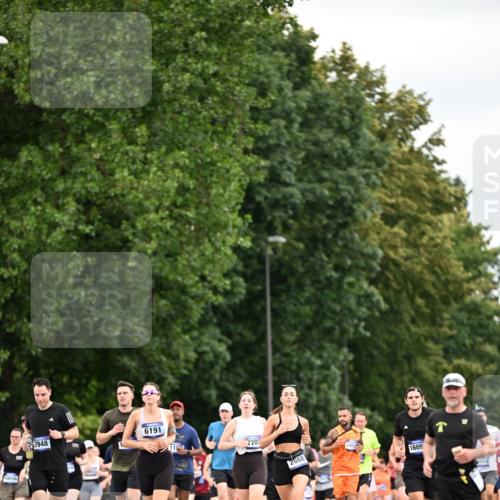 29.06.2025 - hella hamburg halbmarathon Dr. Thomas Lammeyer http://msf.ph/oto/8433683 29.06.2025 10:53:30 Kennedybrücke 1142, 1584, 1626, 2475, 2527, 2668, 3086, 3232, 3383, 3486, 3661, 4403, 5551, 5781, 6191, 6497, 7203, 7532, 7650, 7931, 7936, 7947, 7948, 8065, 8549, 8759, 8760, 9245, 9341, 10204, 10333, 10479, 11192 meine-sportfotos.de