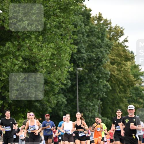 29.06.2025 - hella hamburg halbmarathon Dr. Thomas Lammeyer http://msf.ph/oto/8433705 29.06.2025 10:53:31 Kennedybrücke 1142, 1584, 1626, 2475, 2527, 2668, 3086, 3232, 3383, 3661, 4403, 4769, 5551, 5781, 6191, 6497, 7203, 7650, 7931, 7936, 7947, 7948, 8065, 8549, 8759, 8760, 9245, 9341, 10130, 10204, 10333, 10479, 11192 meine-sportfotos.de