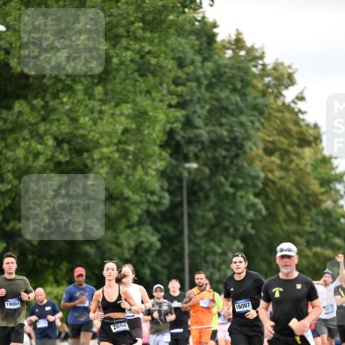 29.06.2025 - hella hamburg halbmarathon Dr. Thomas Lammeyer http://msf.ph/oto/8433776 29.06.2025 10:53:33 Kennedybrücke 1142, 1167, 1584, 1626, 2475, 2527, 2668, 3086, 3232, 3383, 3661, 4403, 4769, 5118, 5551, 5781, 6191, 6497, 7203, 7650, 7931, 7936, 7947, 7948, 8065, 8549, 8759, 8760, 9245, 9341, 10130, 10204, 10333, 10479, 10654, 11192 meine-sportfotos.de