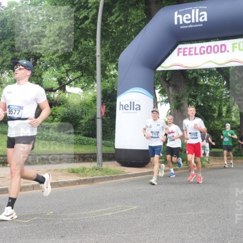 29.06.2025 - hella hamburg halbmarathon KatJ http://msf.ph/oto/8433778 29.06.2025 10:44:06 Zwischen KM18-KM19 1715, 1719, 2883, 4467 meine-sportfotos.de