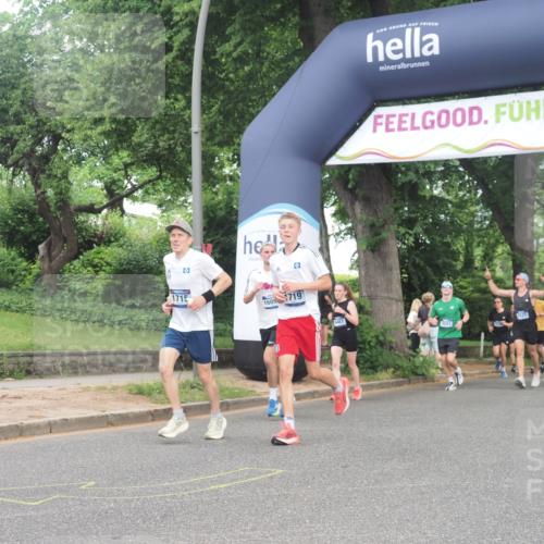29.06.2025 - hella hamburg halbmarathon KatJ http://msf.ph/oto/8433798 29.06.2025 10:44:07 Zwischen KM18-KM19 1715, 1719, 2883, 3093, 4467 meine-sportfotos.de