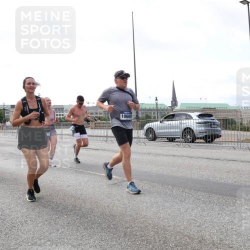 29.06.2025 - hella hamburg halbmarathon Lena Gebhardt http://msf.ph/oto/8433800 29.06.2025 10:08:27 Lombardsbrücke 7198, 02, 10609, 1427, 1527, 2427, 5926, 6100, 6590, 7198, 7348, 7476, 8585, 9457, 9616, 9823, 9951, 9958, 10035, 10092, 10609, 10857, 11780, 11967, 12144, 12658, 12893, 13014, 14631, 14902, 14965, 15429, 16439, 18325 meine-sportfotos.de