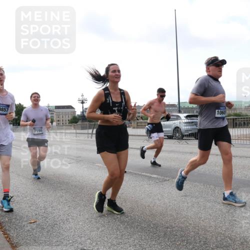 29.06.2025 - hella hamburg halbmarathon Lena Gebhardt http://msf.ph/oto/8433818 29.06.2025 10:08:27 Lombardsbrücke 9457, 10857, 7198, 1060, 1427, 1527, 2427, 5926, 6100, 6590, 7198, 7348, 7476, 8585, 9457, 9616, 9823, 9951, 9958, 10035, 10092, 10609, 10857, 11780, 11967, 12144, 12658, 12893, 13014, 14631, 14902, 14965, 15429, 16439, 18325 meine-sportfotos.de