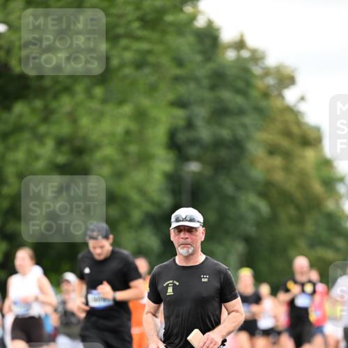 29.06.2025 - hella hamburg halbmarathon Dr. Thomas Lammeyer http://msf.ph/oto/8433893 29.06.2025 10:53:36 Kennedybrücke 1167, 1584, 1626, 2475, 2527, 2668, 3086, 3232, 3253, 3383, 3661, 4403, 4769, 5118, 5551, 5781, 6191, 6497, 7203, 7650, 7931, 7936, 7947, 7948, 8065, 8549, 8759, 8760, 9245, 9341, 10130, 10204, 10333, 10479, 10654, 11192 meine-sportfotos.de