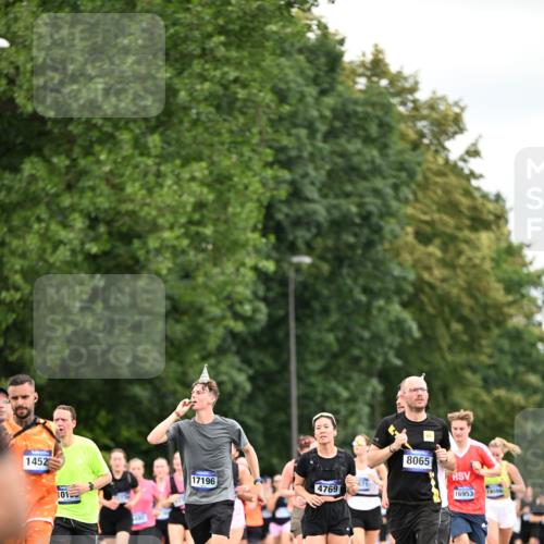 29.06.2025 - hella hamburg halbmarathon Dr. Thomas Lammeyer http://msf.ph/oto/8433954 29.06.2025 10:53:39 Kennedybrücke 1167, 1584, 1626, 2475, 2527, 2668, 2716, 3086, 3232, 3253, 3383, 3661, 4403, 4769, 5118, 5781, 6191, 6497, 7203, 7650, 7931, 7936, 7947, 7948, 8065, 8549, 8759, 8760, 9245, 10130, 10204, 10333, 10479, 10654, 11192 meine-sportfotos.de
