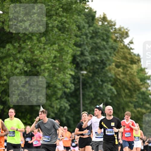 29.06.2025 - hella hamburg halbmarathon Dr. Thomas Lammeyer http://msf.ph/oto/8433972 29.06.2025 10:53:40 Kennedybrücke 1167, 1584, 1626, 2475, 2527, 2668, 2716, 3086, 3232, 3253, 3383, 3661, 4403, 4769, 5118, 5781, 6191, 6497, 7203, 7650, 7931, 7936, 7947, 7948, 8065, 8549, 8759, 8760, 9245, 10130, 10204, 10333, 10479, 10654, 11192 meine-sportfotos.de